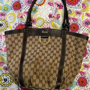 Authentic Gucci shoulder bag